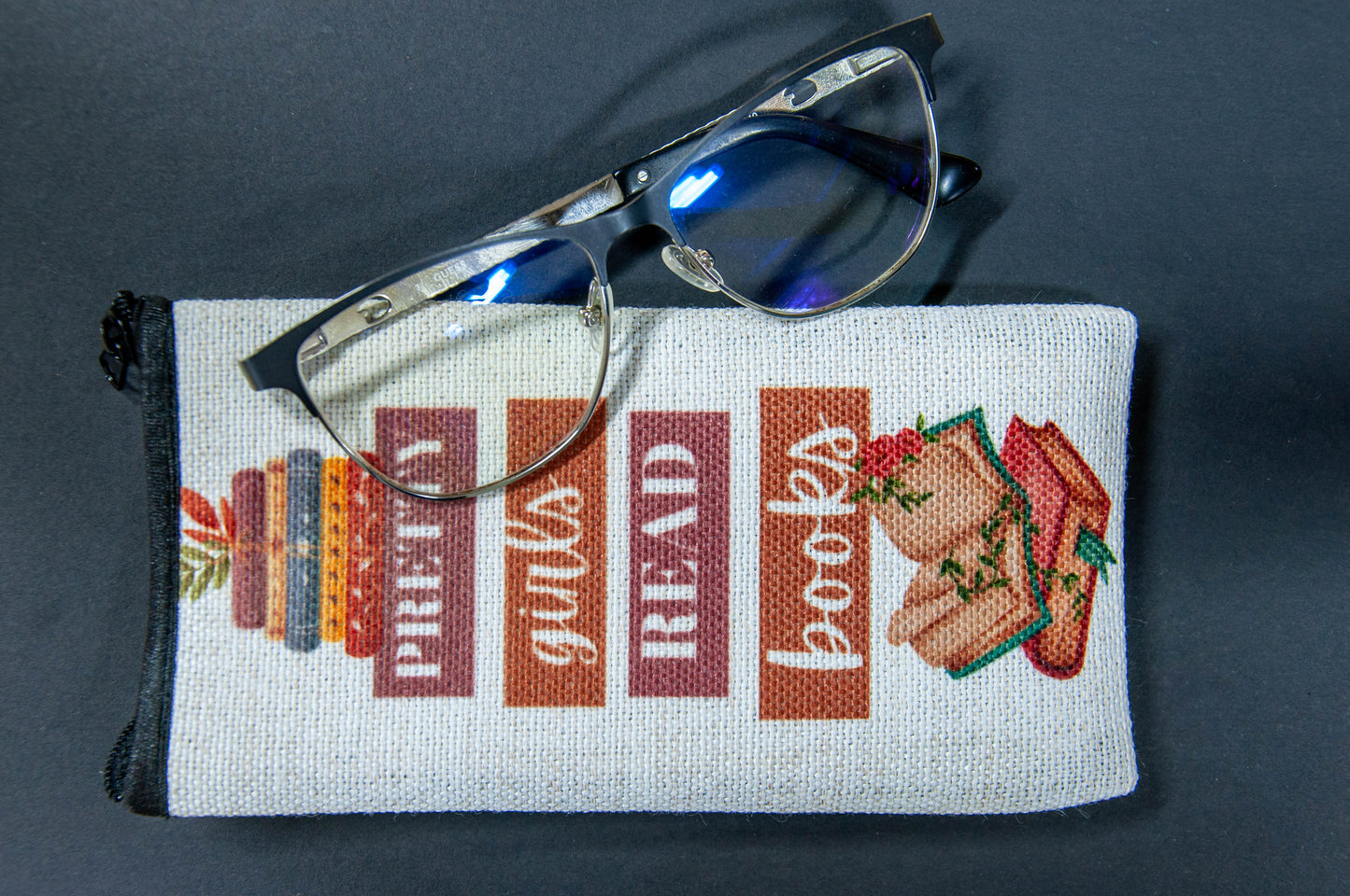 Pretty Girls Read Books - Glasses Pouch