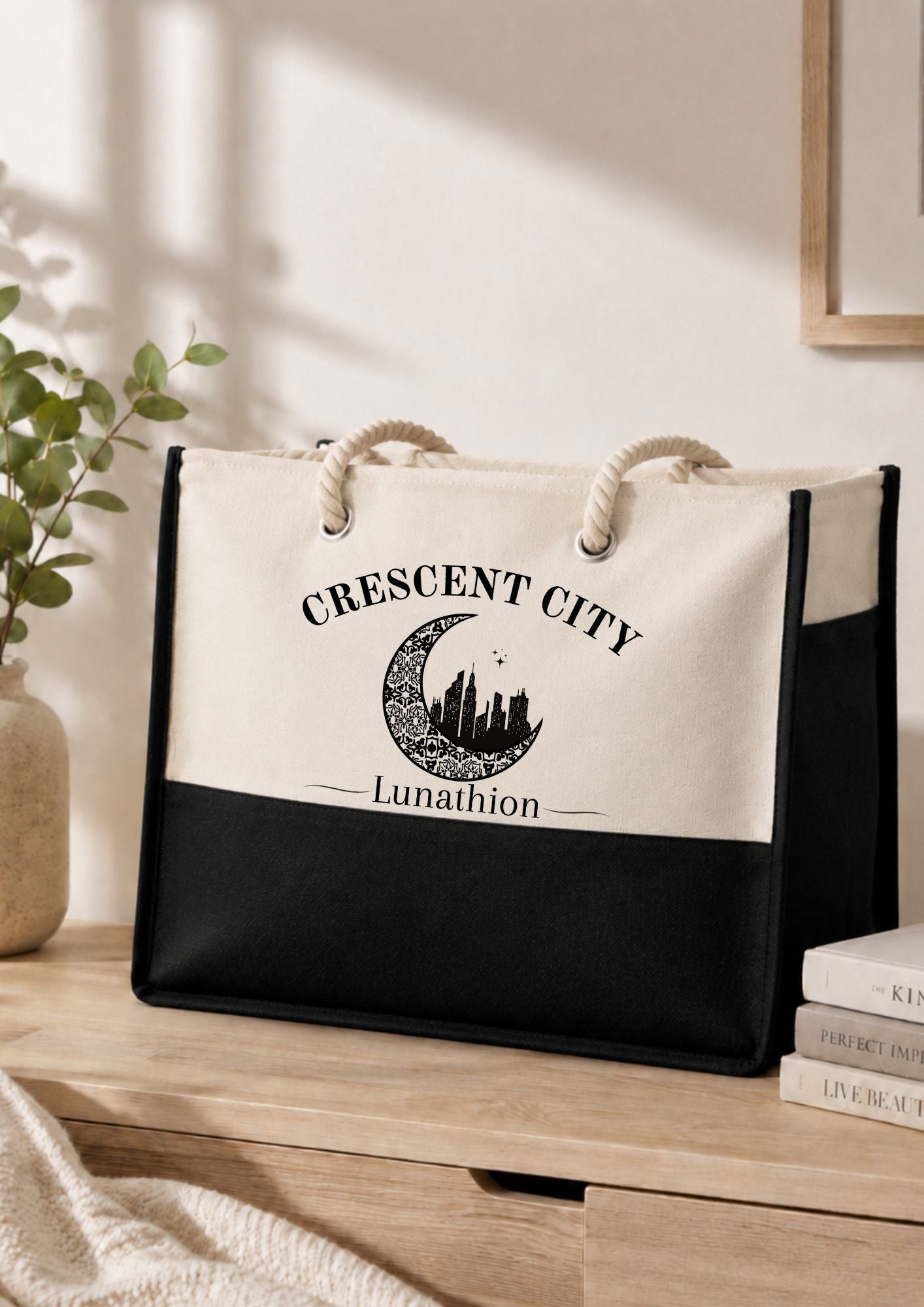 Crescent City, Lunathion