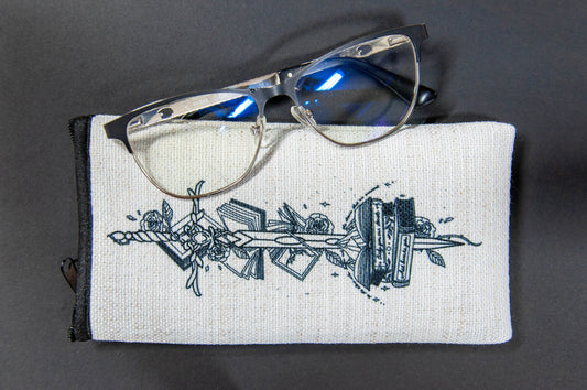 Fantasy Reader - Glasses Pouch