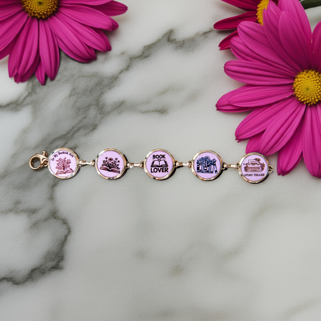 Book Lover - Charm Bracelet