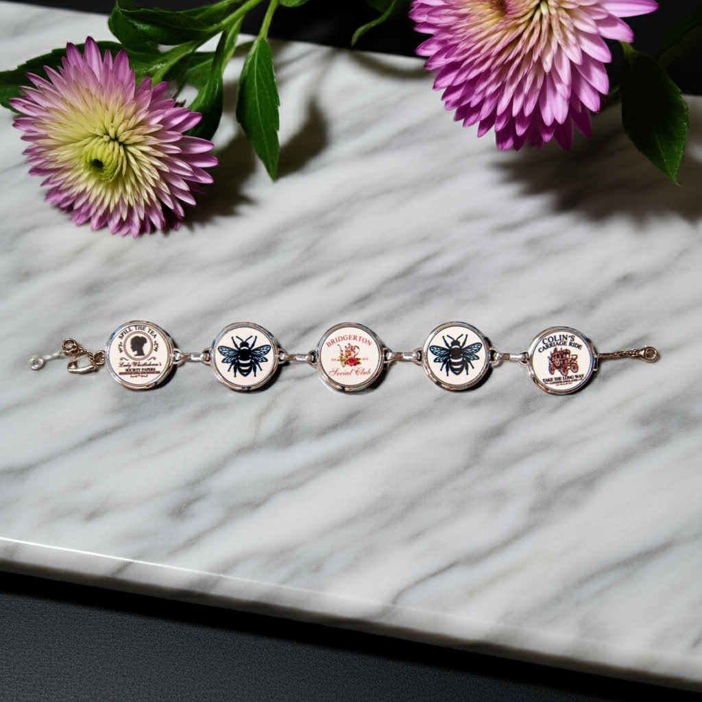Bridgerton - Charm Bracelet