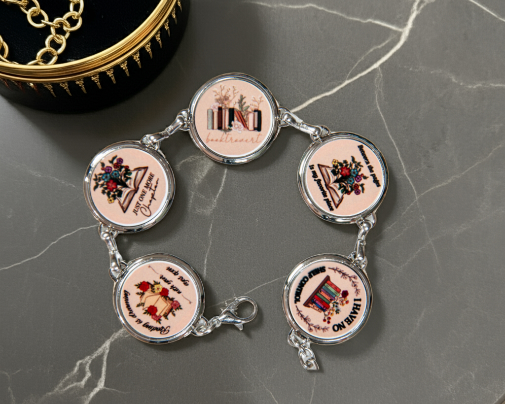 Booktrovert - Charm Bracelet